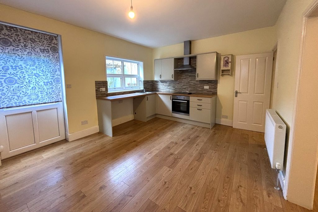 Property photo 3 of 8 Kitchen And Diner