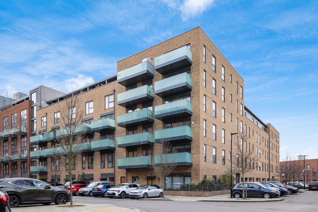 Property photo 2 of 17