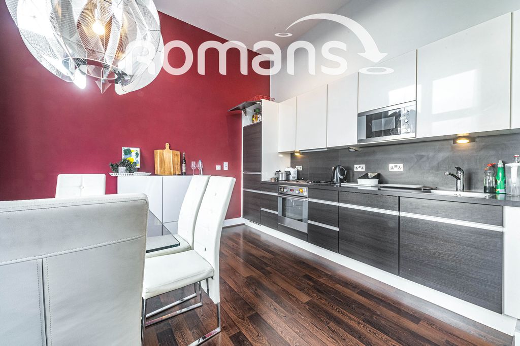 Property photo 3 of 10 4