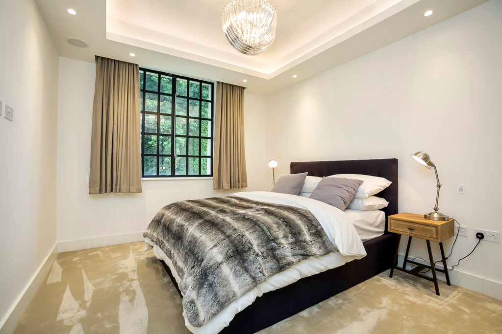 Property photo 2 of 8