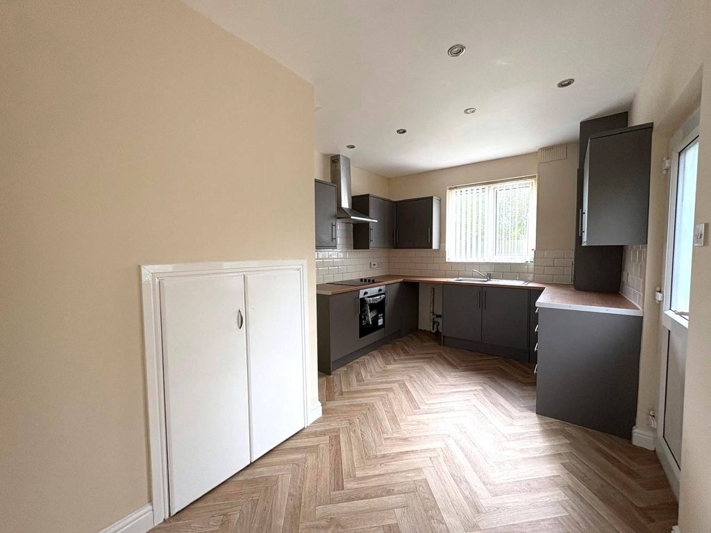 Property photo 3 of 12 Gallery