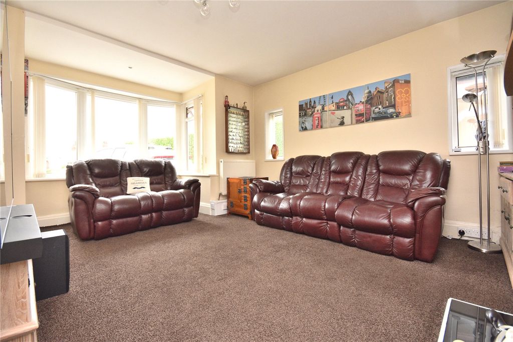 Property photo 2 of 22 Picture No. 08