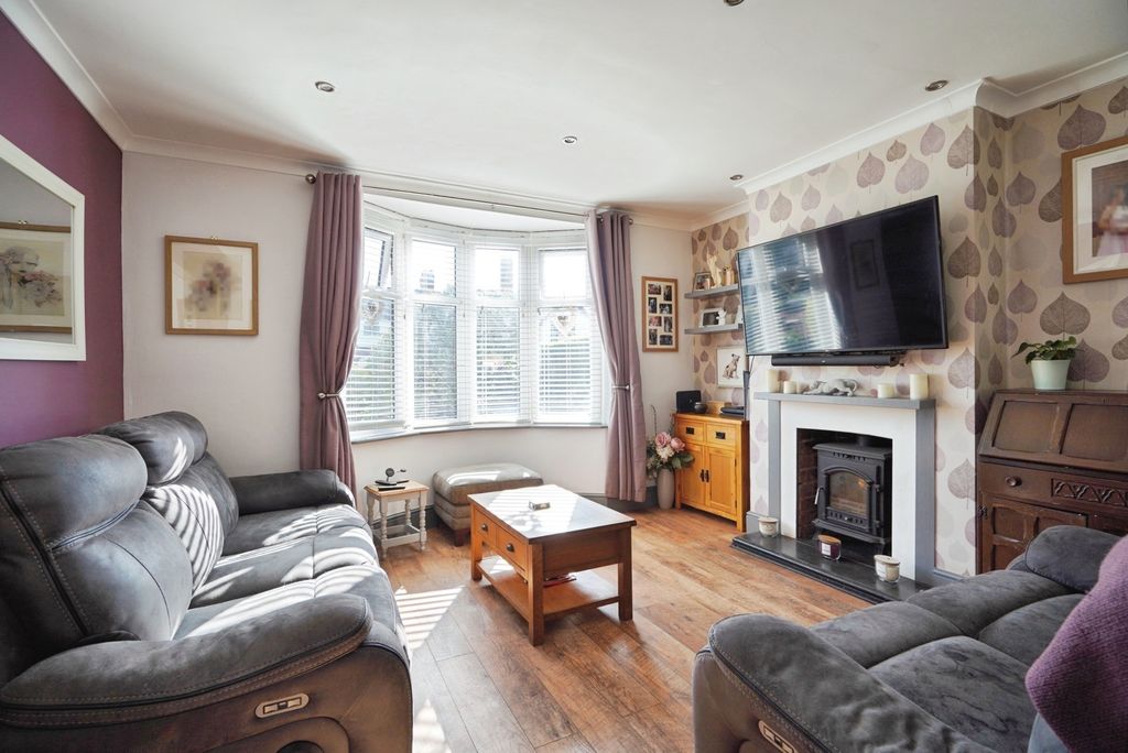 Property photo 3 of 24 Pbox-Img.Jpg