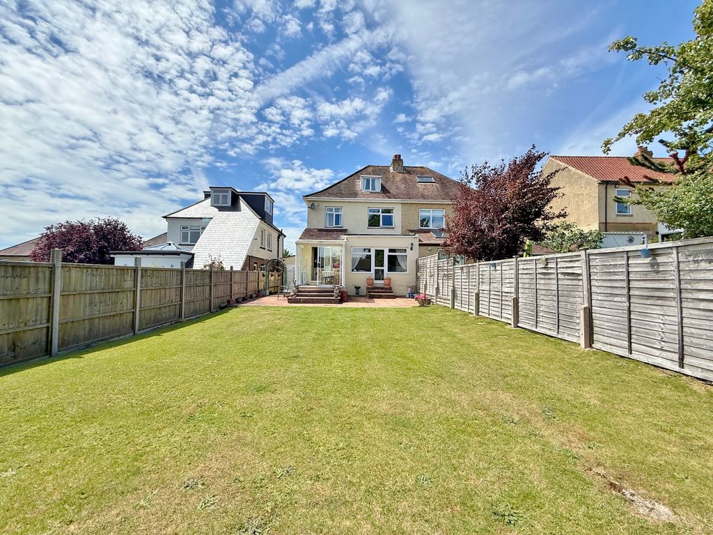 Property photo 2 of 22