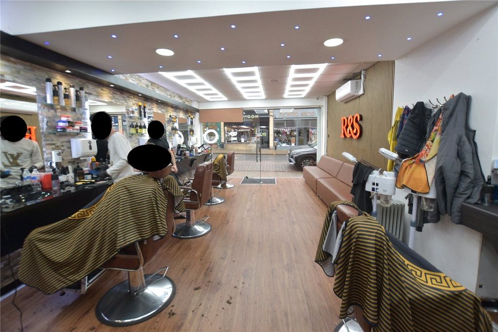 Property photo 3 of 6 Picture No. 17