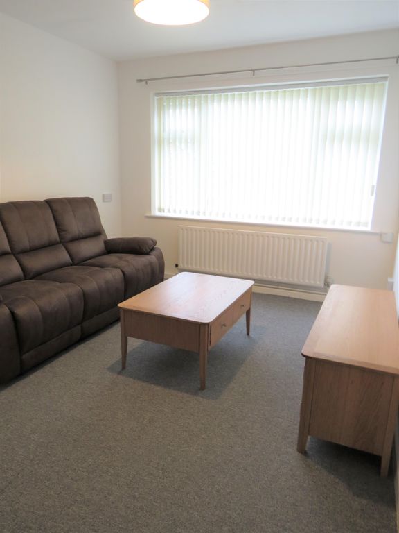 Property photo 3 of 6 Living Room