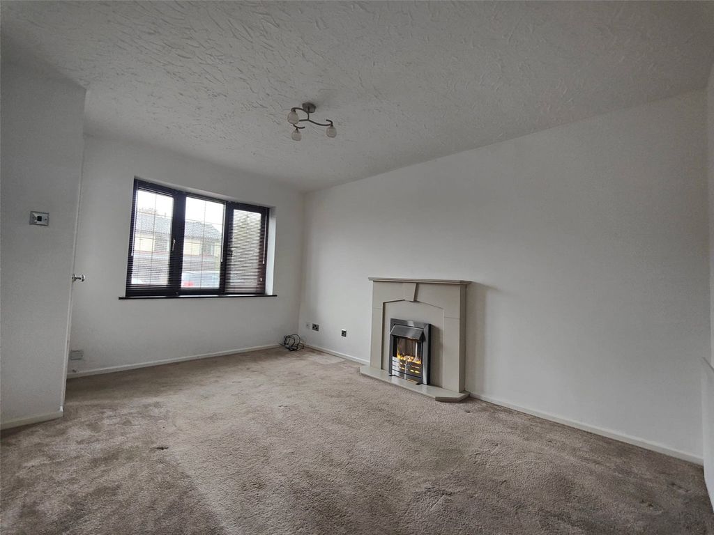 Property photo 3 of 17 Picture No. 02