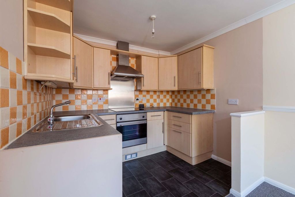 Property photo 2 of 11