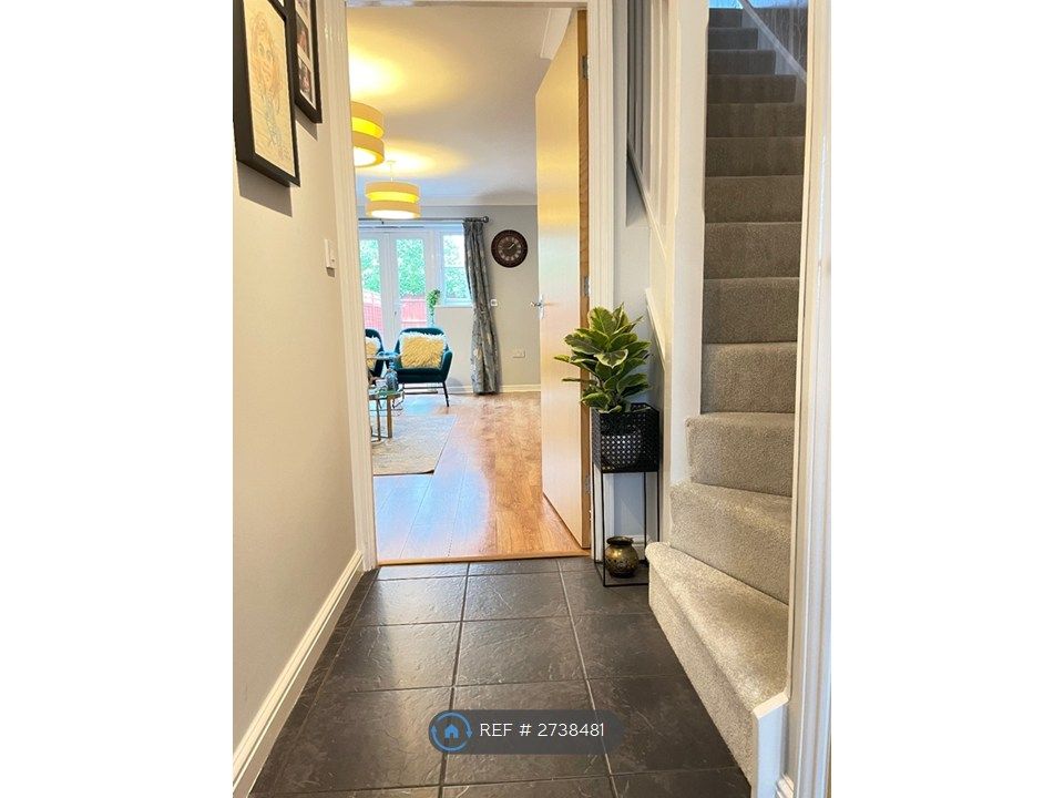 Property photo 2 of 20 Hallway