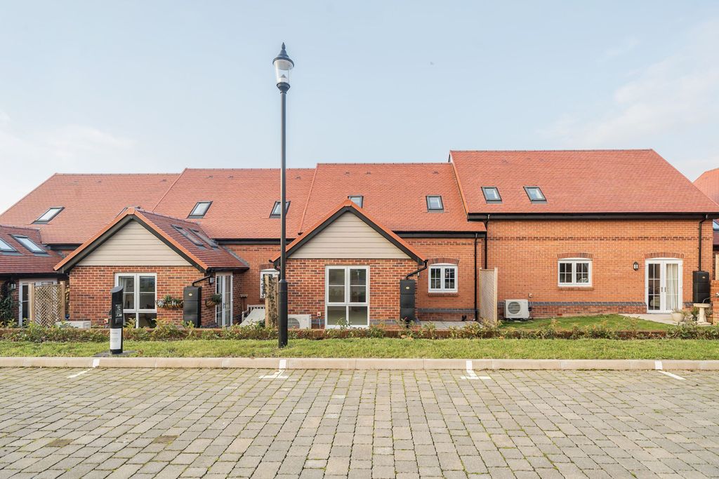 Additional image 10 of 2 bed cottage to rentPolo Drive, Lime Tree Village, Rugby CV22