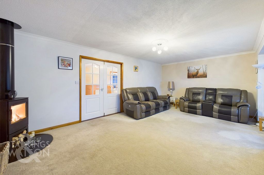 Property photo 2 of 35