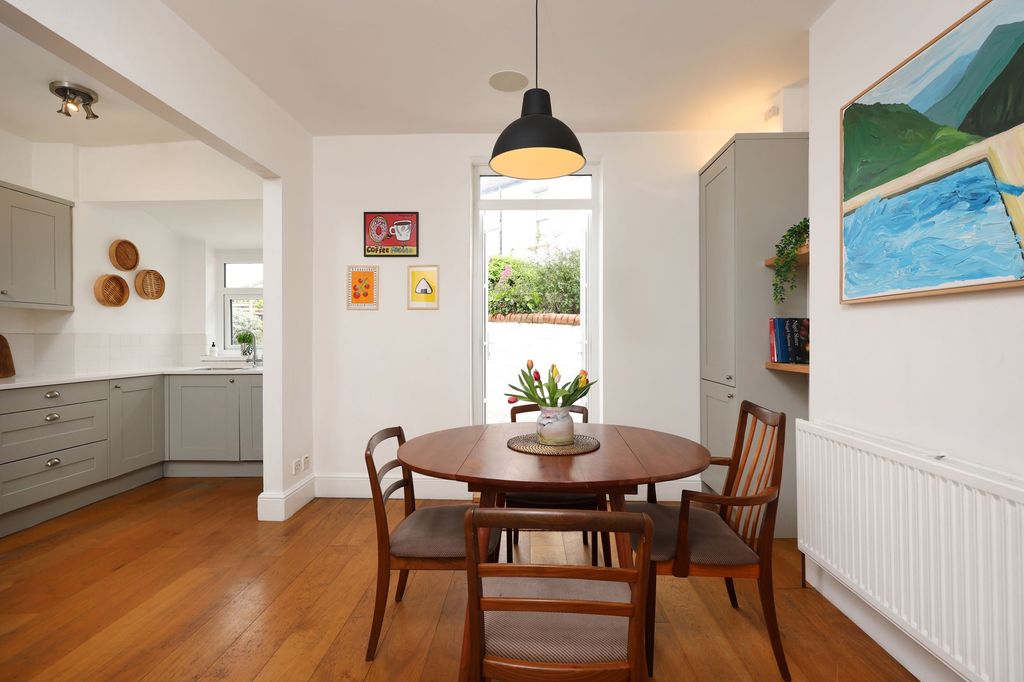 Property photo 1 of 24