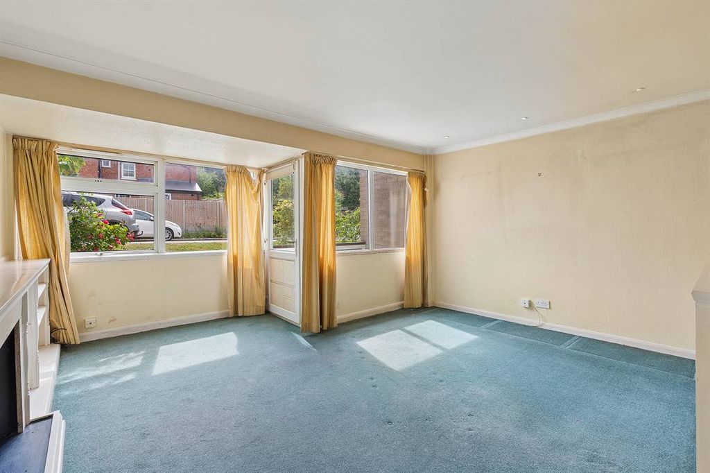 Property photo 2 of 17