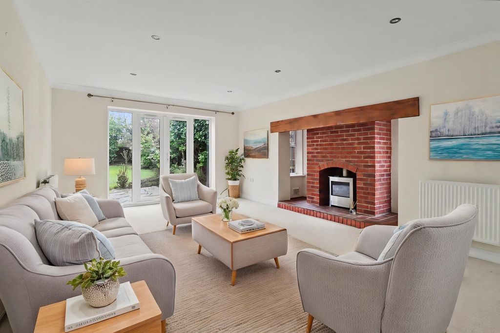 Property photo 2 of 25 Living Room Virtually Staged