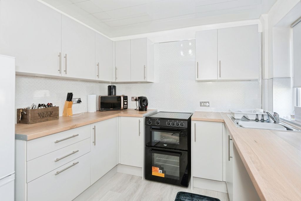 Property photo 2 of 19 Pbox-Img.Jpg