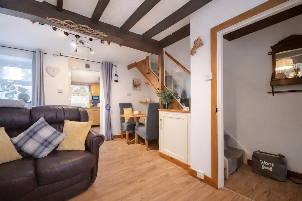 Property photo 3 of 18 11.Png