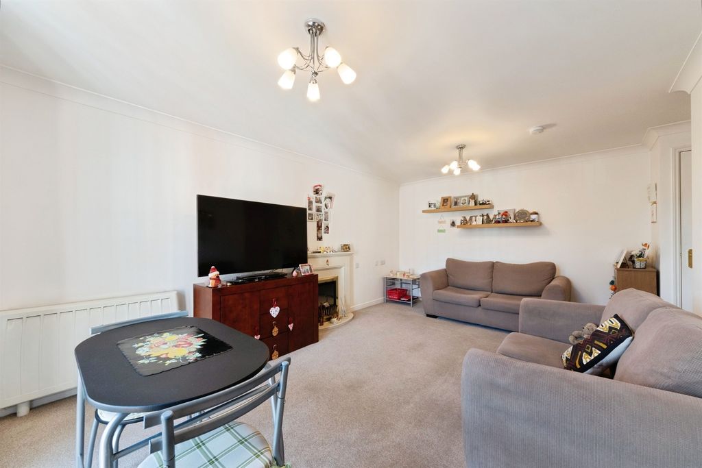 Property photo 3 of 17