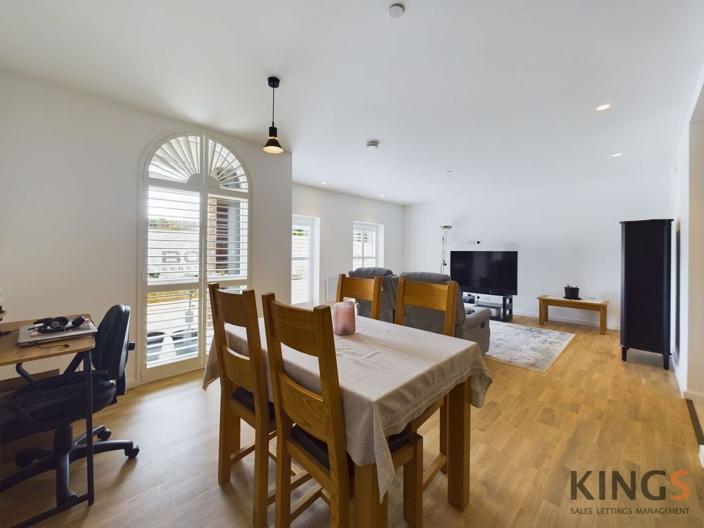 Property photo 3 of 20 Living/Dining Room