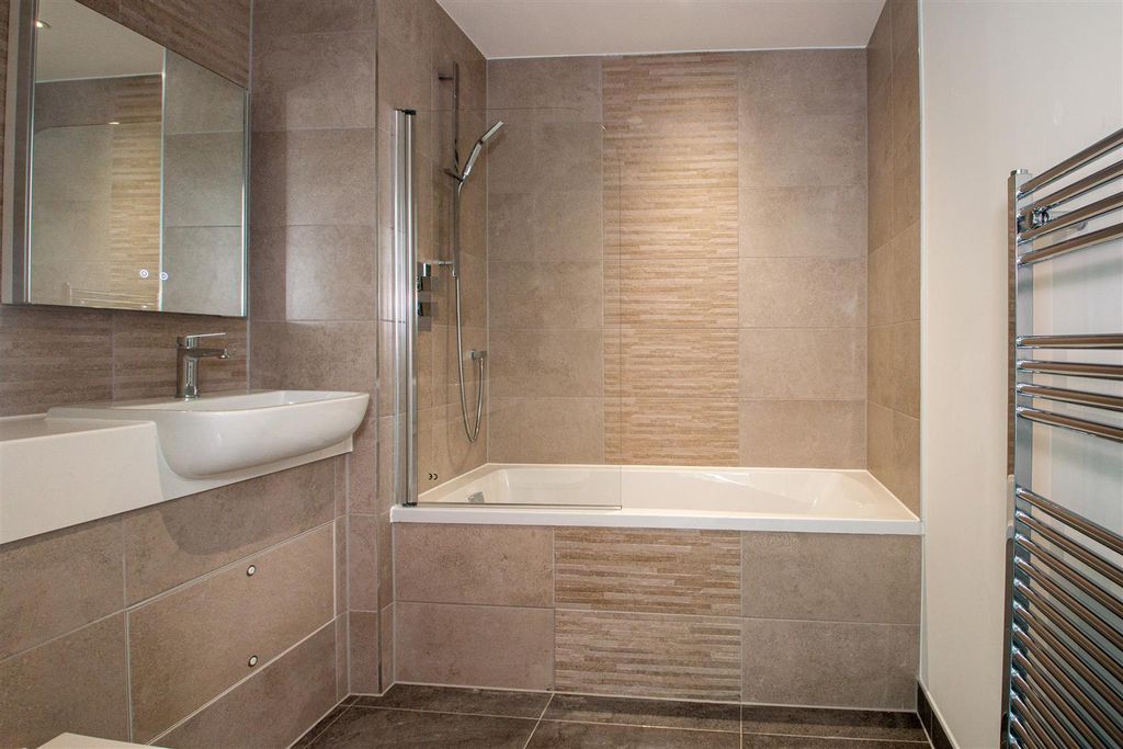 Property photo 3 of 12 404Buc_6.Jpg