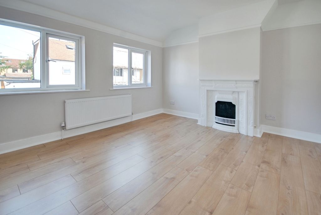 Property photo 2 of 5 Pbox-Living_Room-318408.Jpg