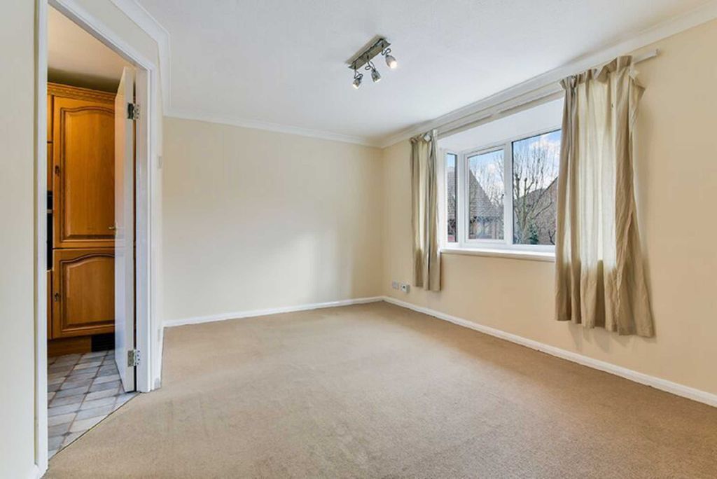 Property photo 3 of 7 Photo