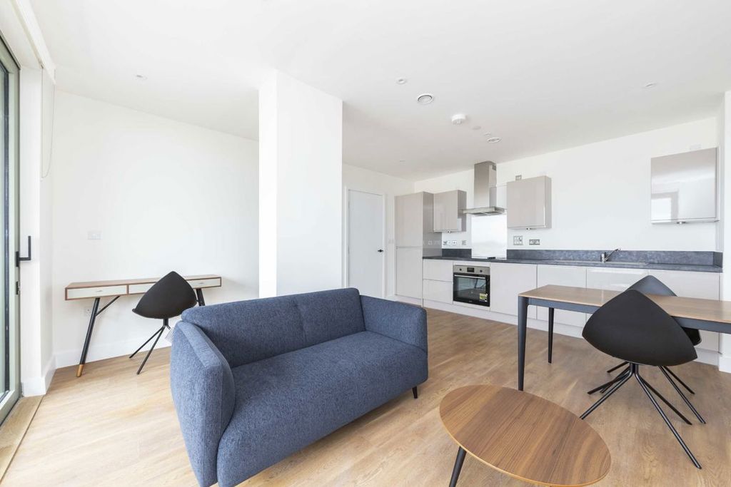 Property photo 2 of 6