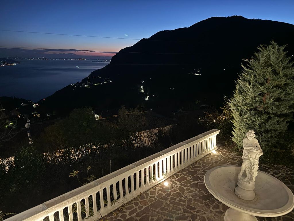 Property photo 2 of 25