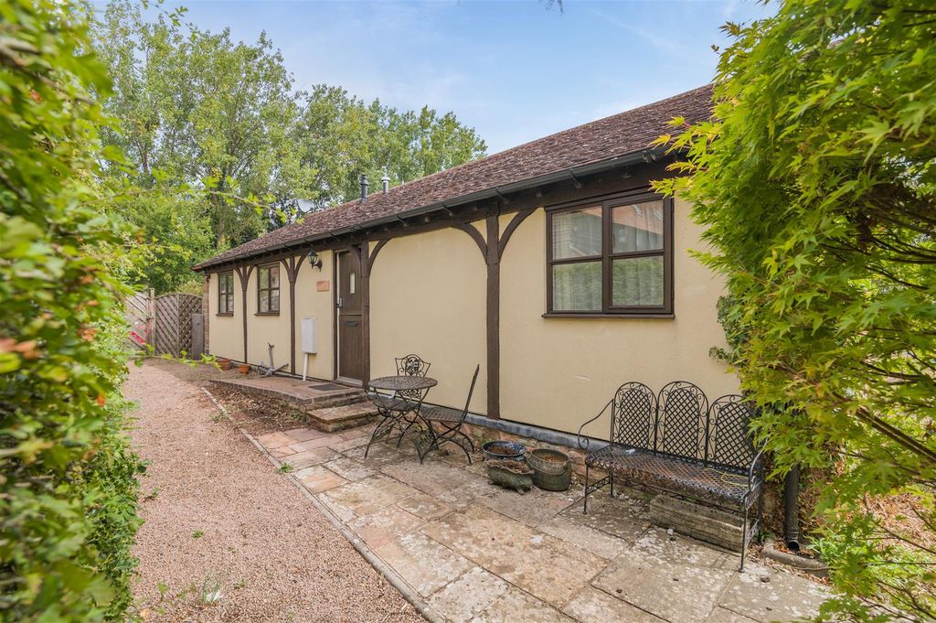 Property photo 1 of 20