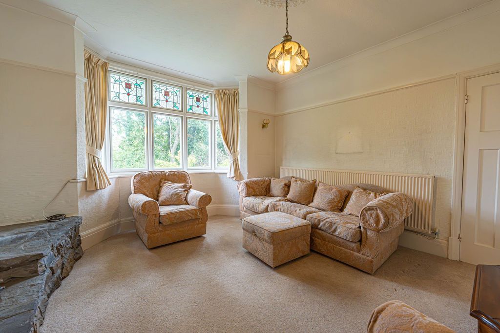 Property photo 3 of 42