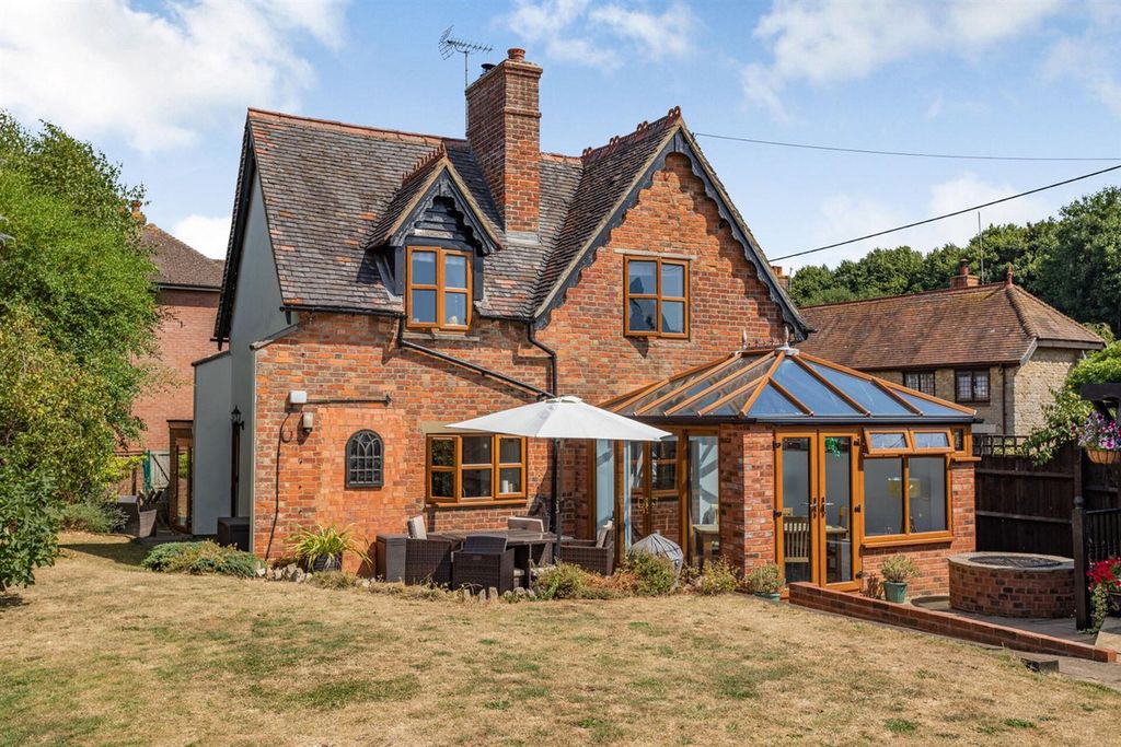 Property photo 2 of 34