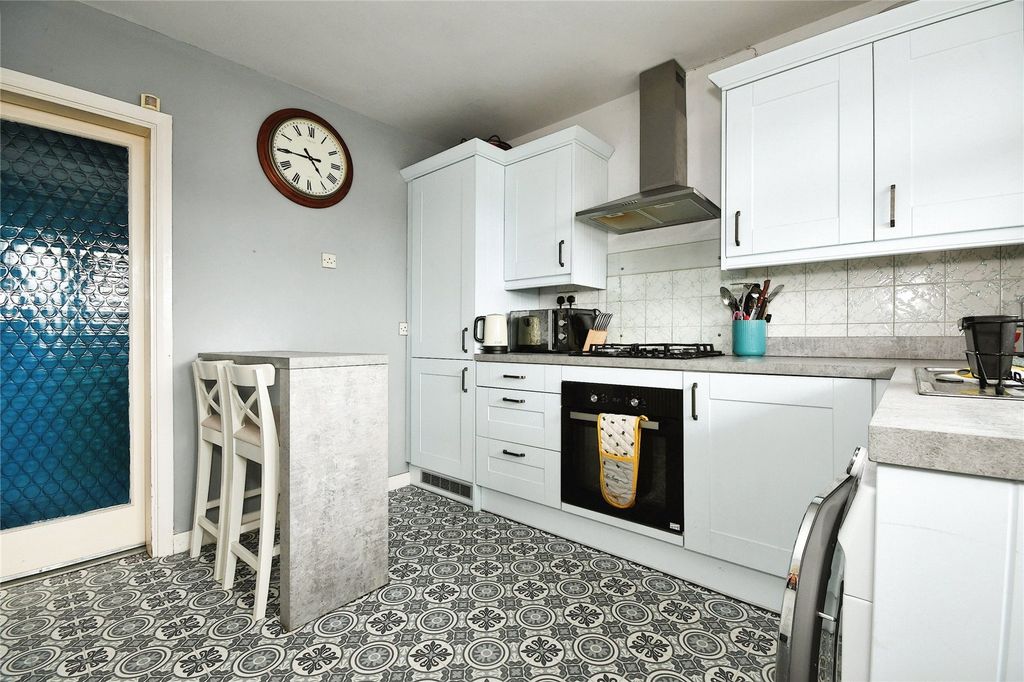 Property photo 3 of 15 Kitchen