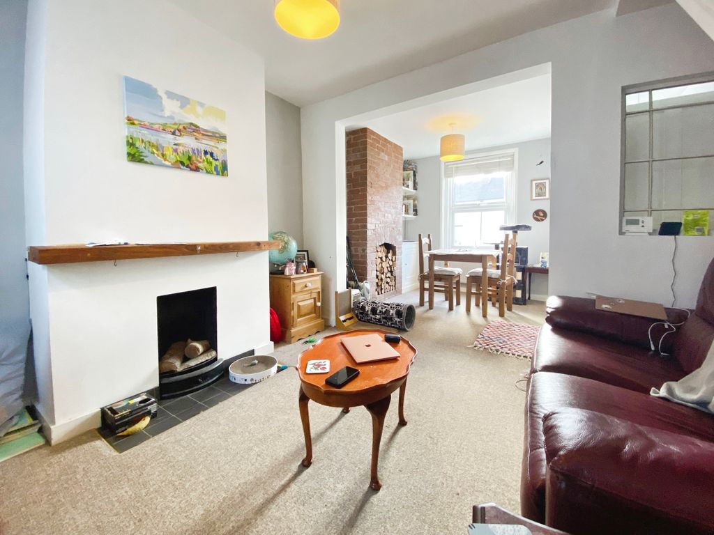 Property photo 3 of 10 Lounge / Diner