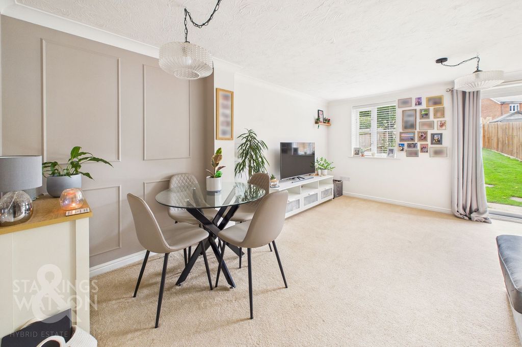 Property photo 2 of 21