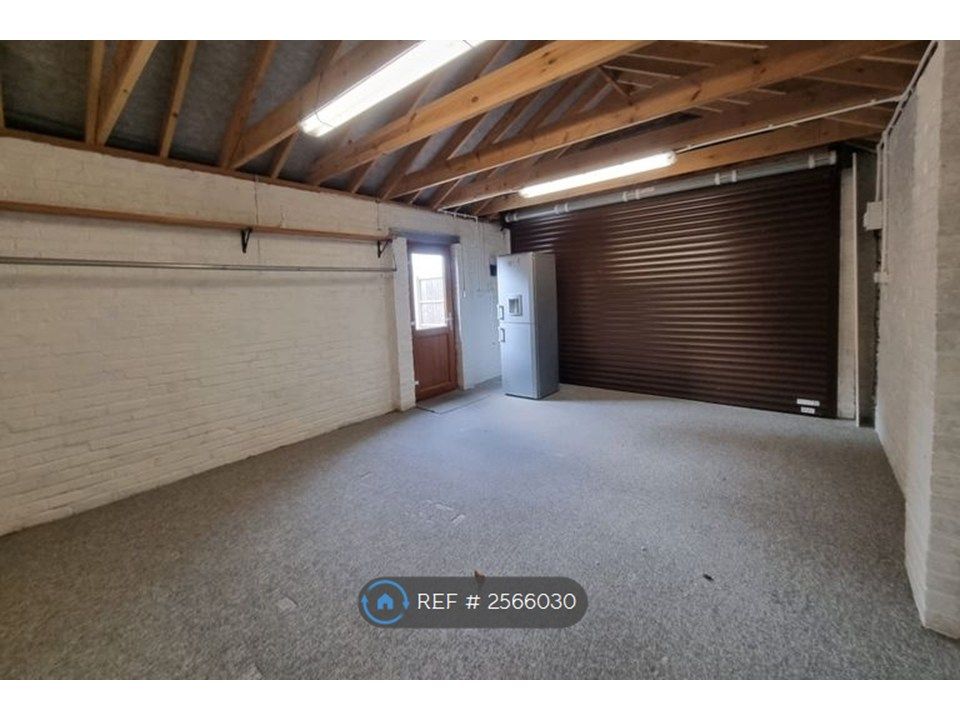 Property photo 2 of 23 Garage