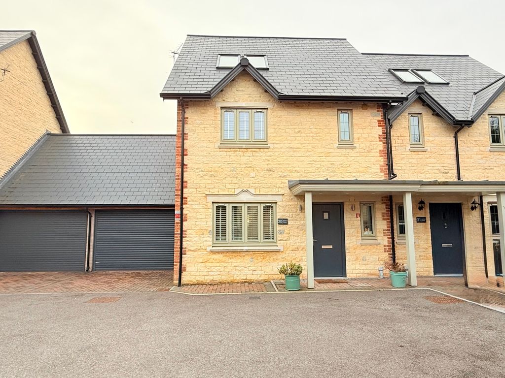 Property photo 1 of 19 External