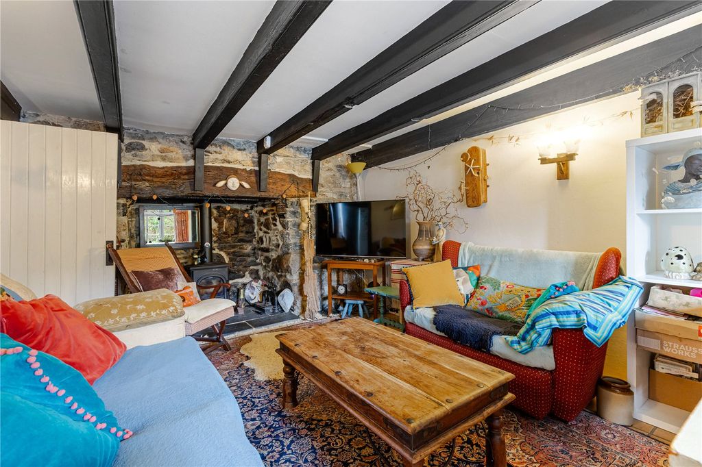 Property photo 3 of 15 Sitting Room