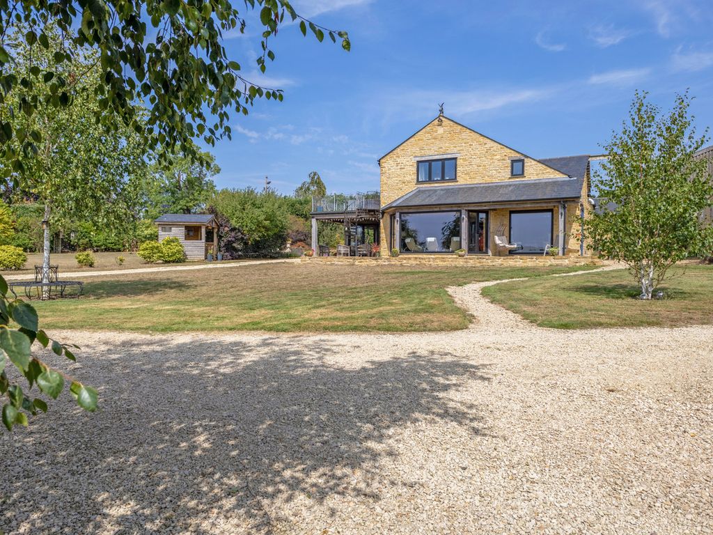 Property photo 2 of 42