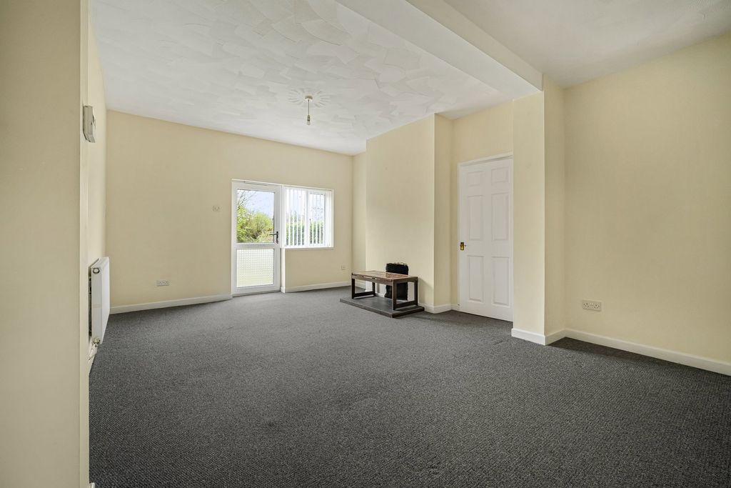 Property photo 3 of 28