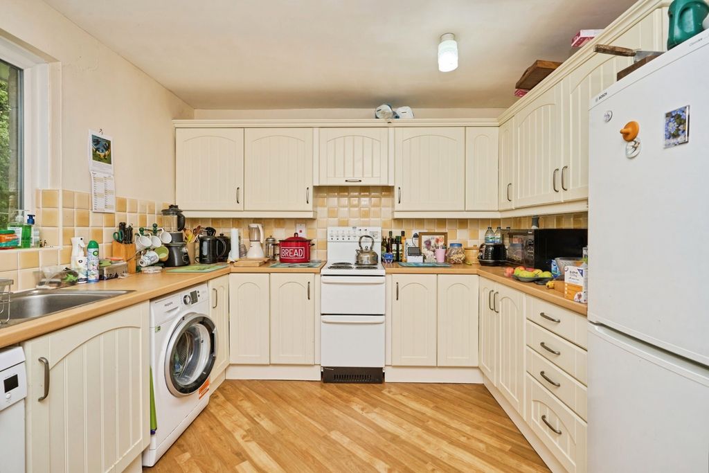 Property photo 3 of 17 Photo