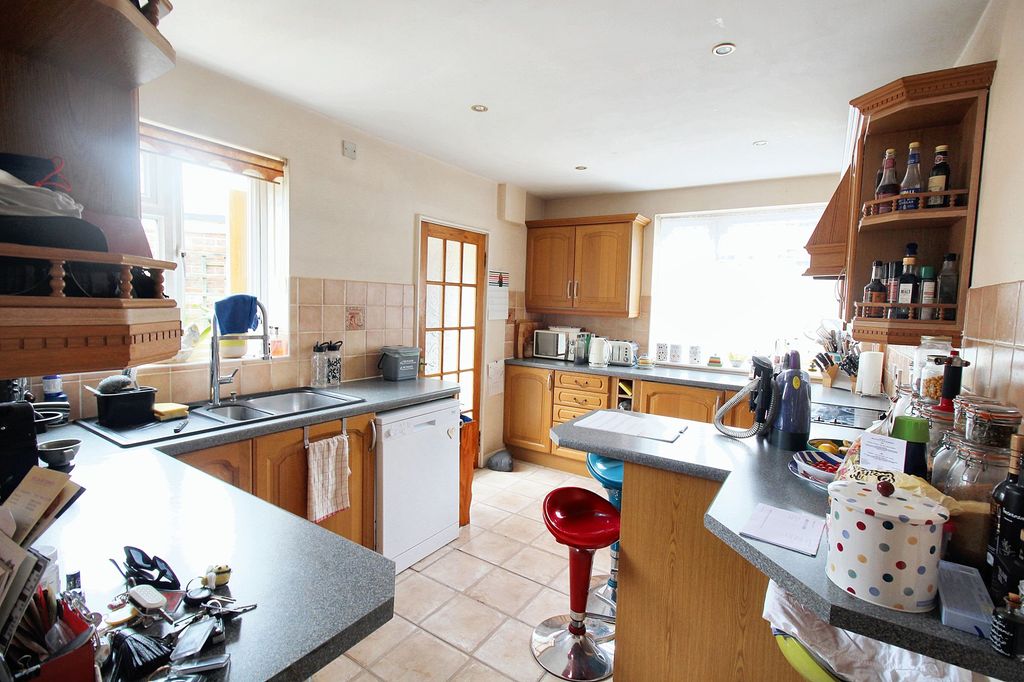 Property photo 2 of 17