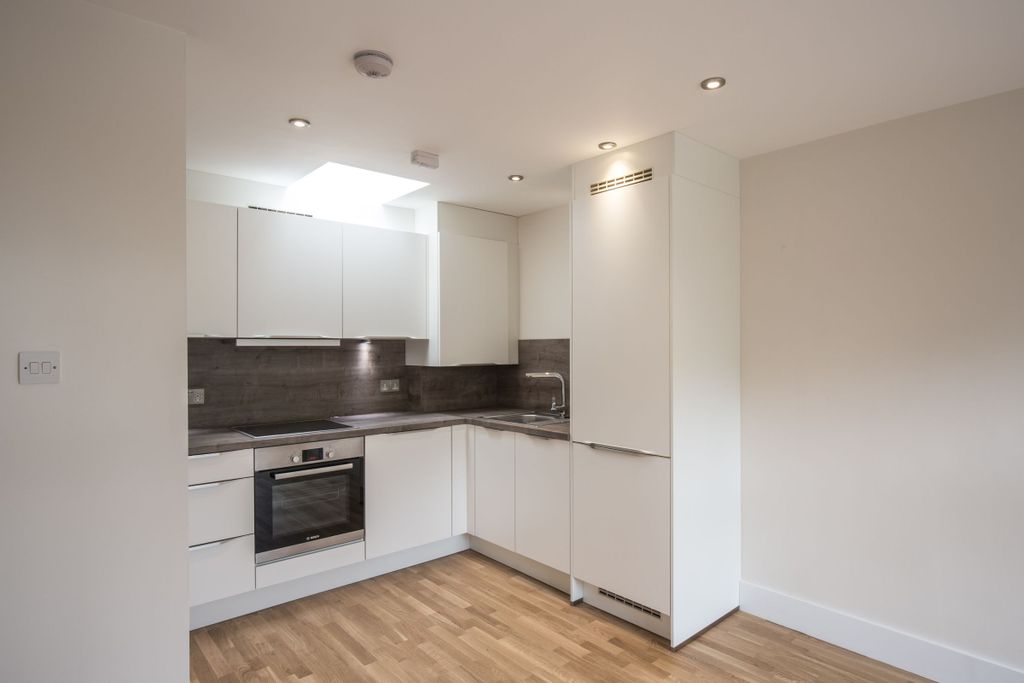 Property photo 1 of 11 Kitchen