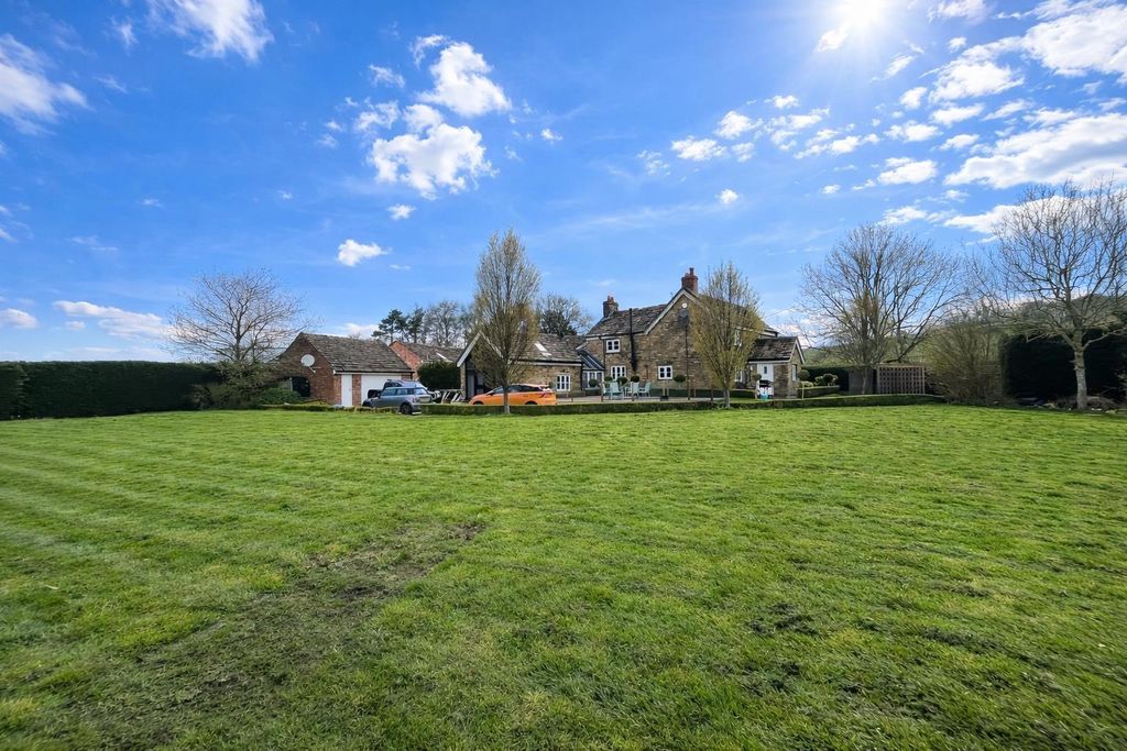 Property photo 3 of 8