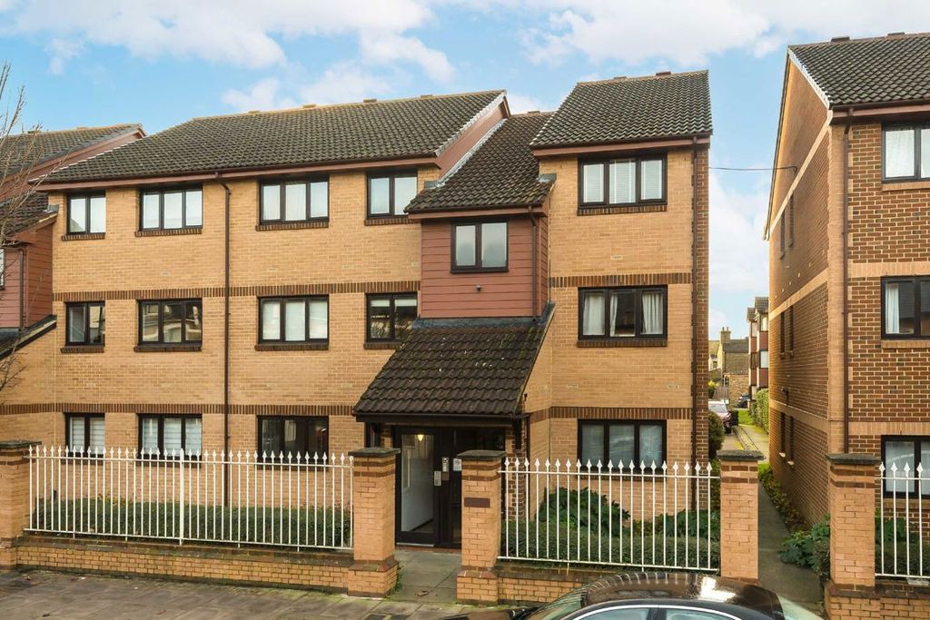 Property photo 1 of 5