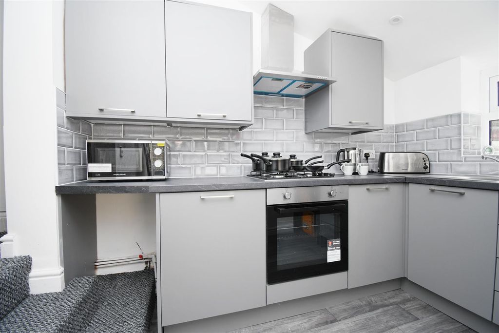 Property photo 3 of 7 3.Jpg