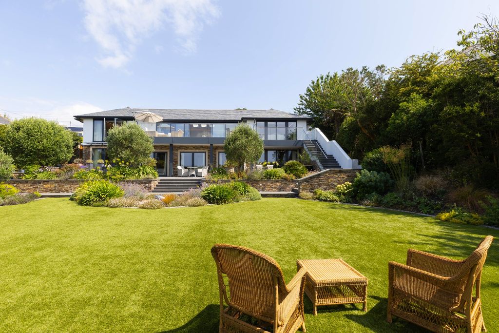 Property photo 1 of 42 4351174