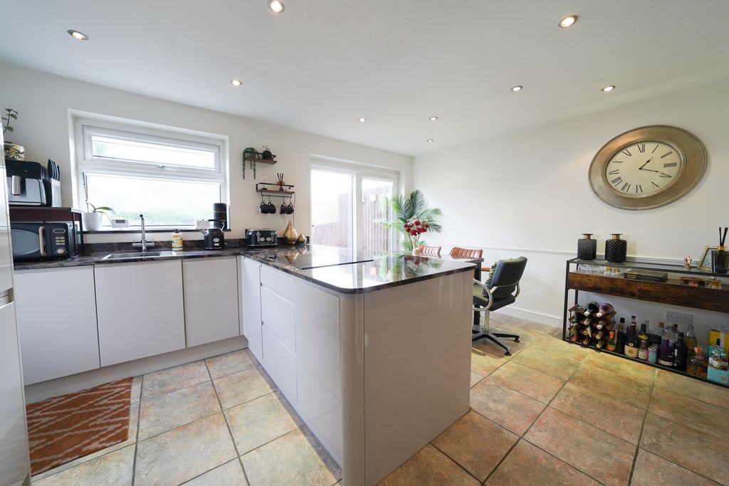 Property photo 3 of 19 Dsc09493