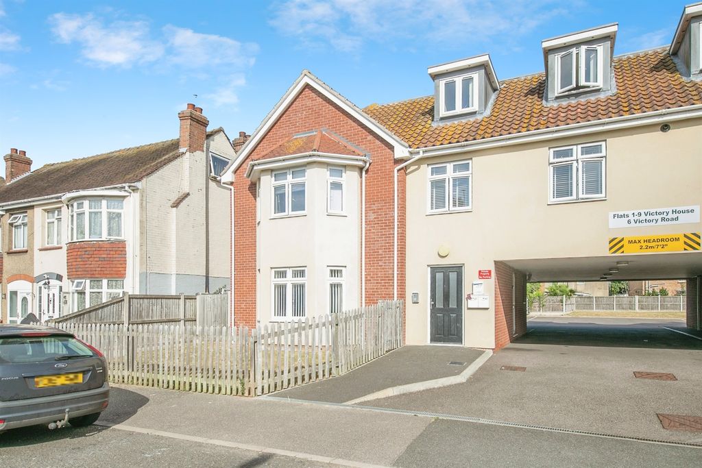 Property photo 2 of 17