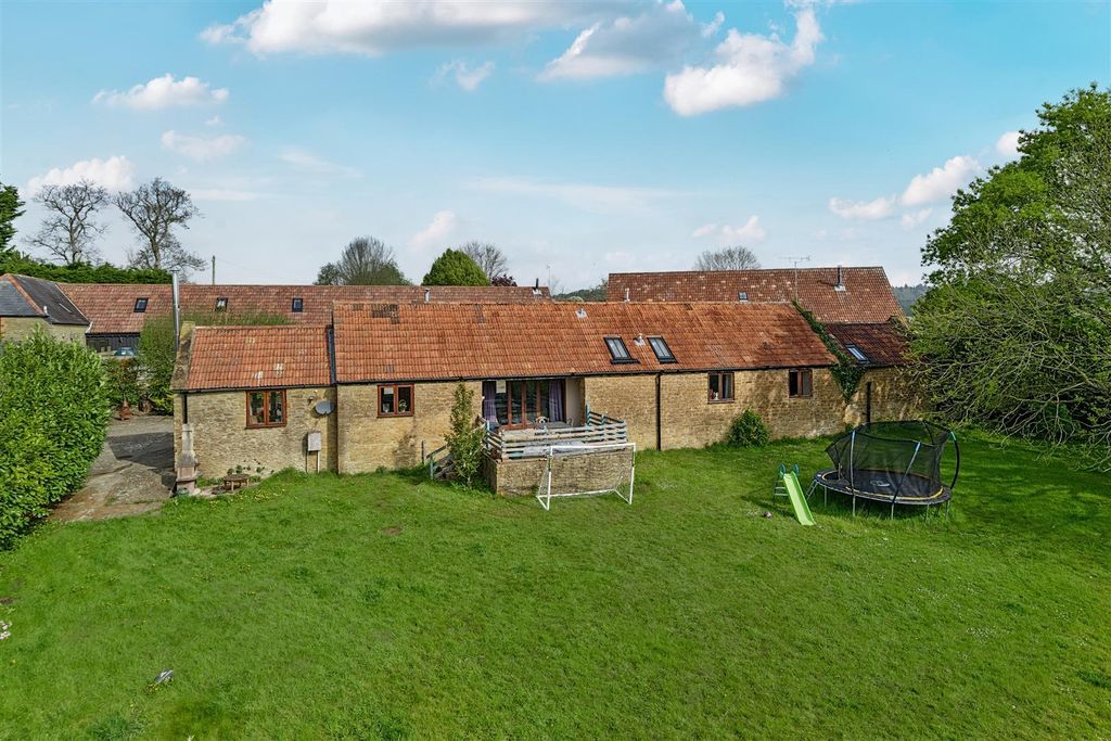 Property photo 1 of 27 Rear Of The Old Barn