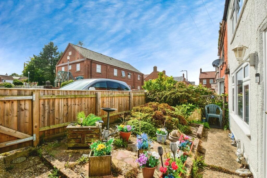 Property photo 2 of 19 Picture No. 22