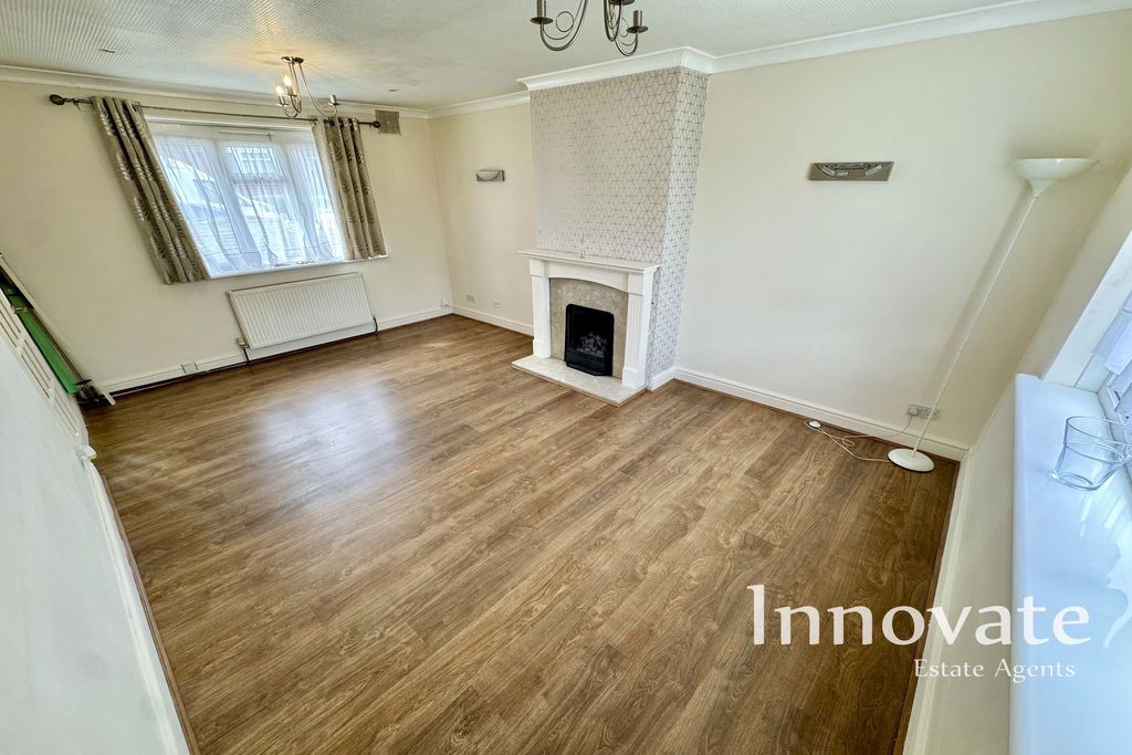 Property photo 2 of 12 Photo 11